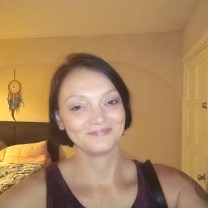 Meet your Posher, Lora